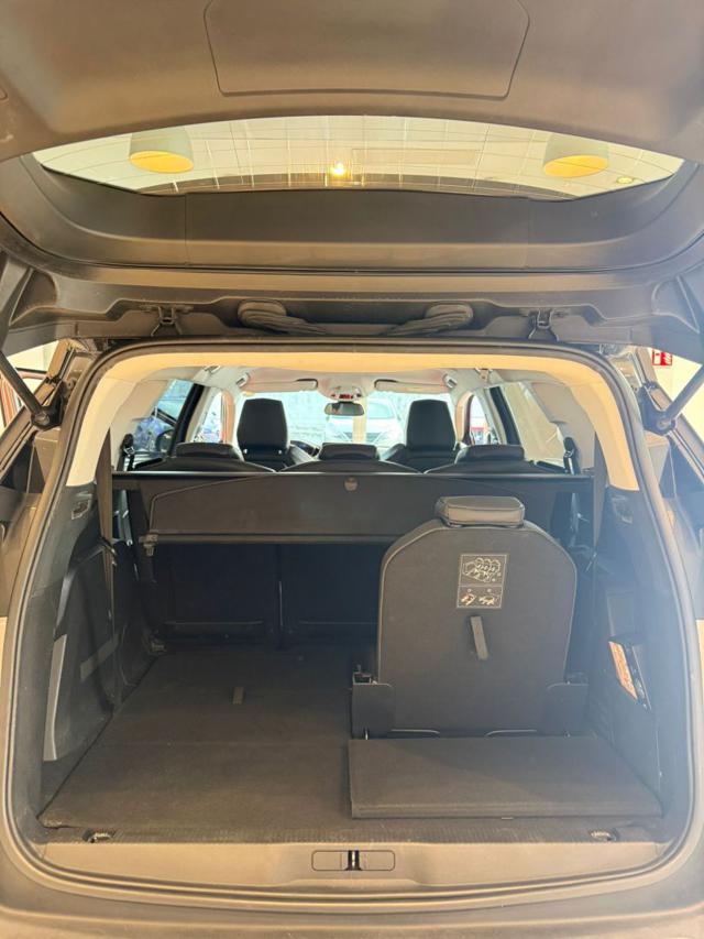 PEUGEOT 5008 BlueHDi 120 S&S EAT6 Crossway