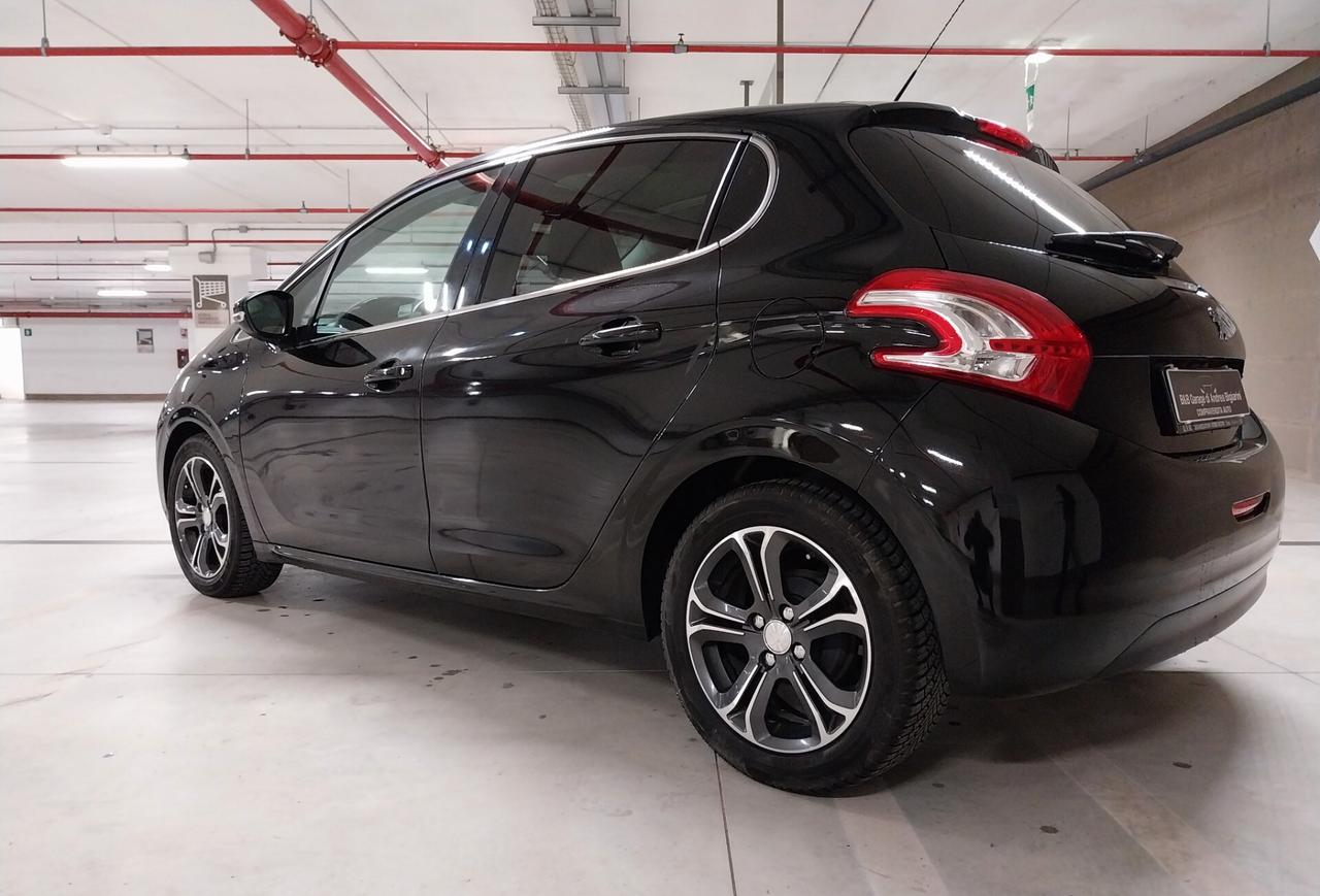 Peugeot 208 1.2 VTi 82 CV - ok neopatentati