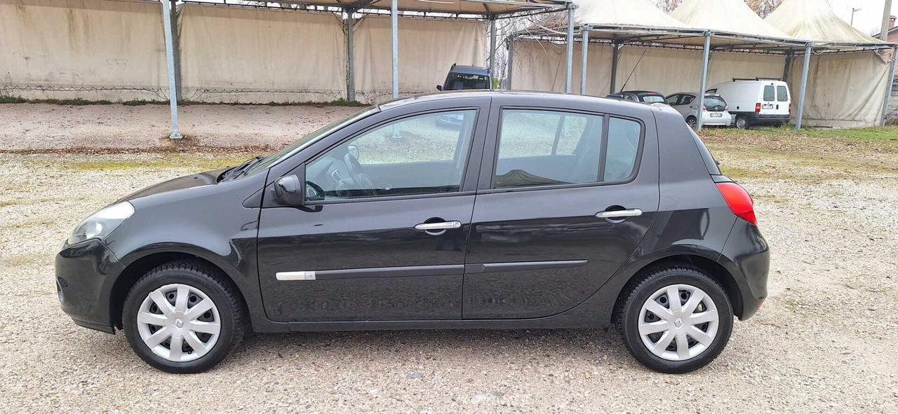 Renault Clio 1.2 16V 5 porte Dynamique