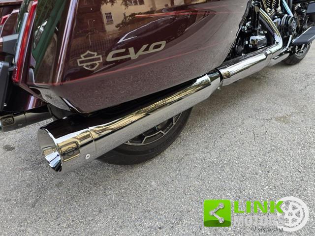 HARLEY-DAVIDSON CVO Street Glide 25th