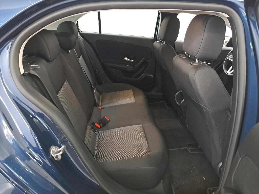 MERCEDES-BENZ A 180D 116CV 6M. BUSINESS SOLUTION ( CRUISE - NAVI - PARK ASSIST )