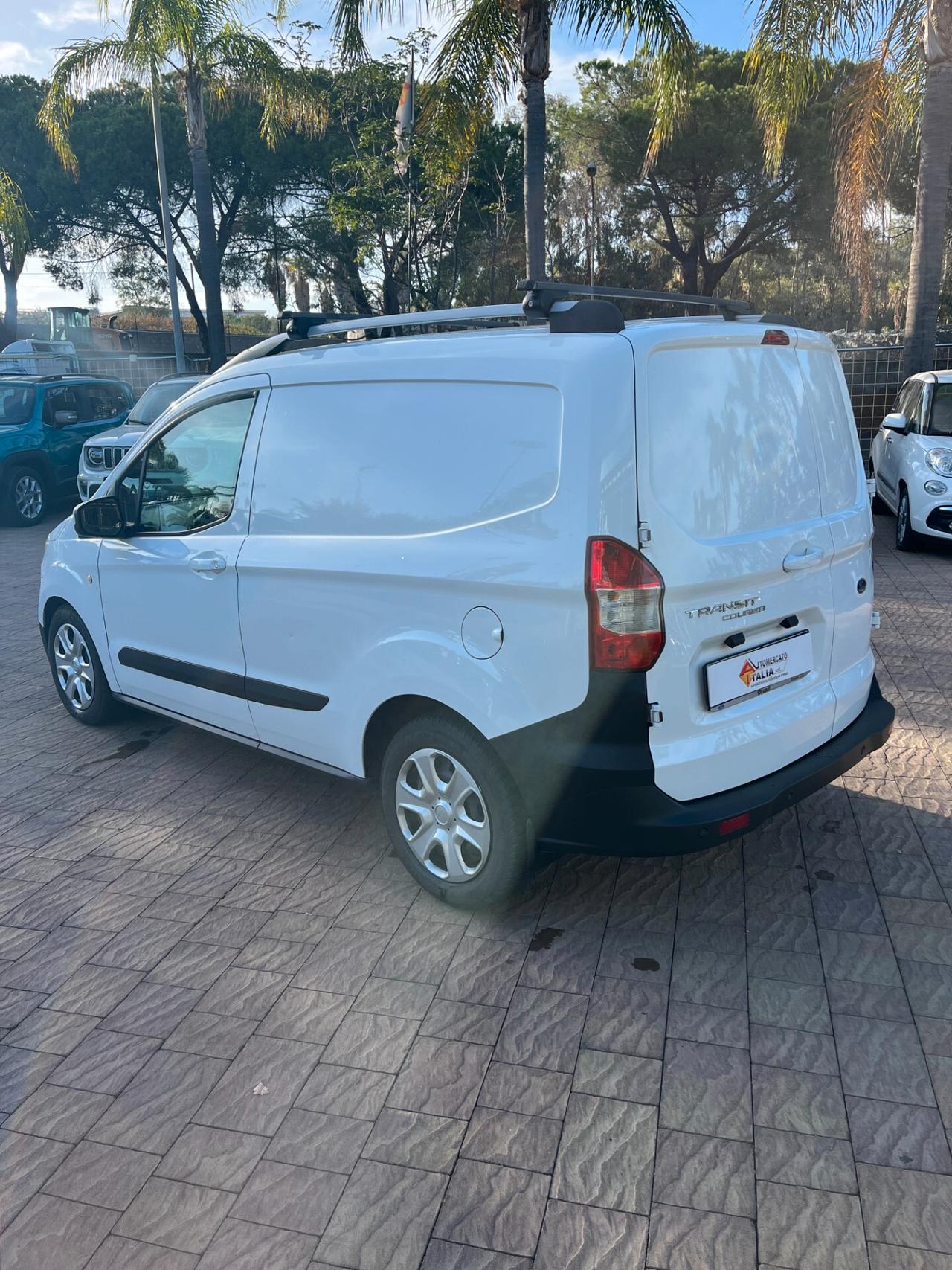 Ford Transit Courier Transit Courier 1.5 TDCi 75CV Van Entry