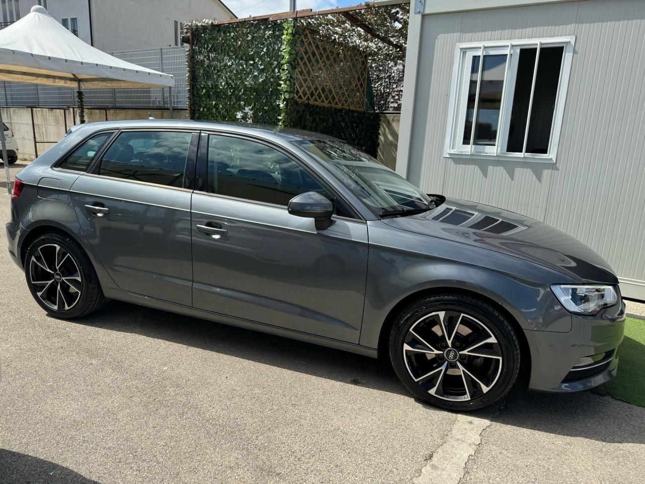 Audi A3 SPB 1.6 TDI diesel S tronic Ambition