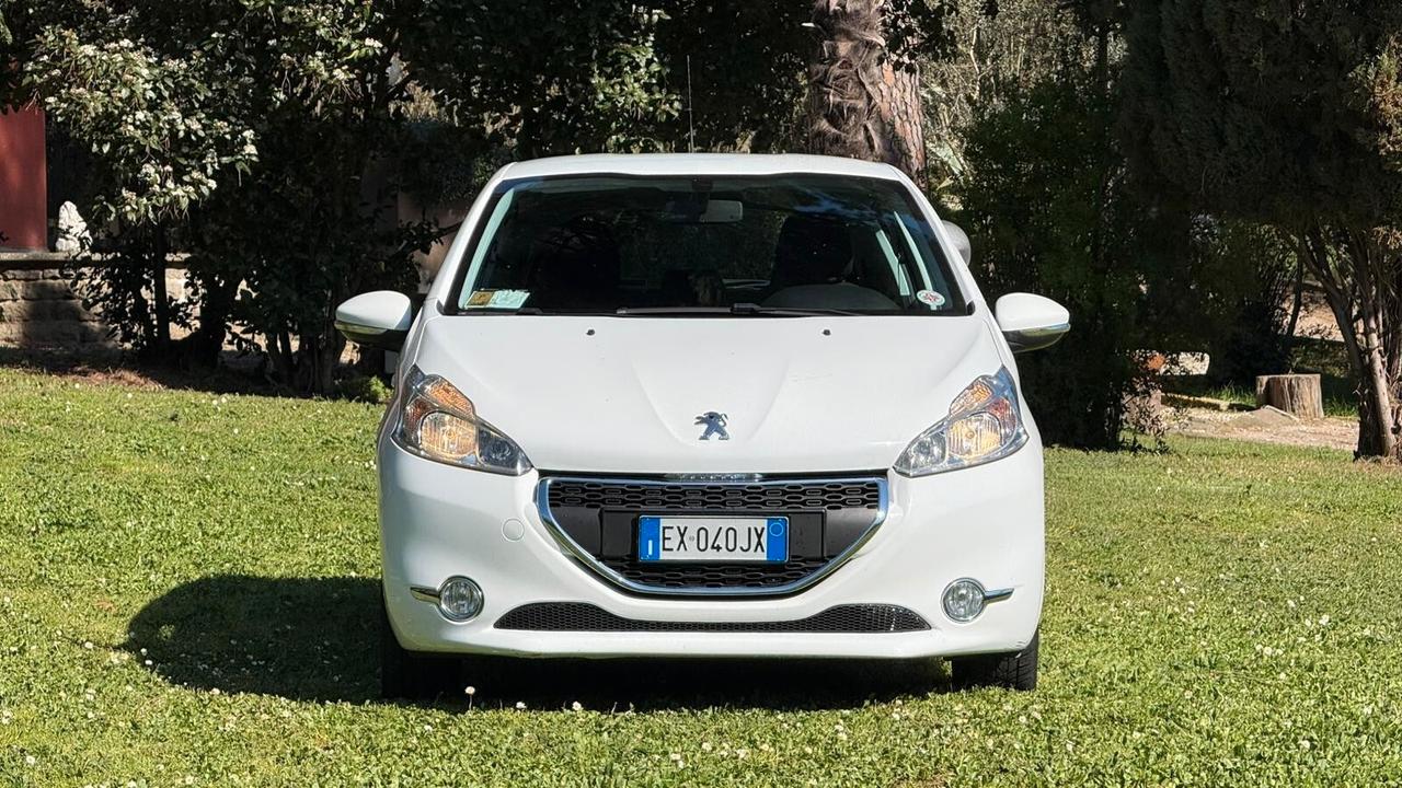 Peugeot 208 PureTech 82 5 porte Allure 2014 NEOP Gpl LEGGI TESTO