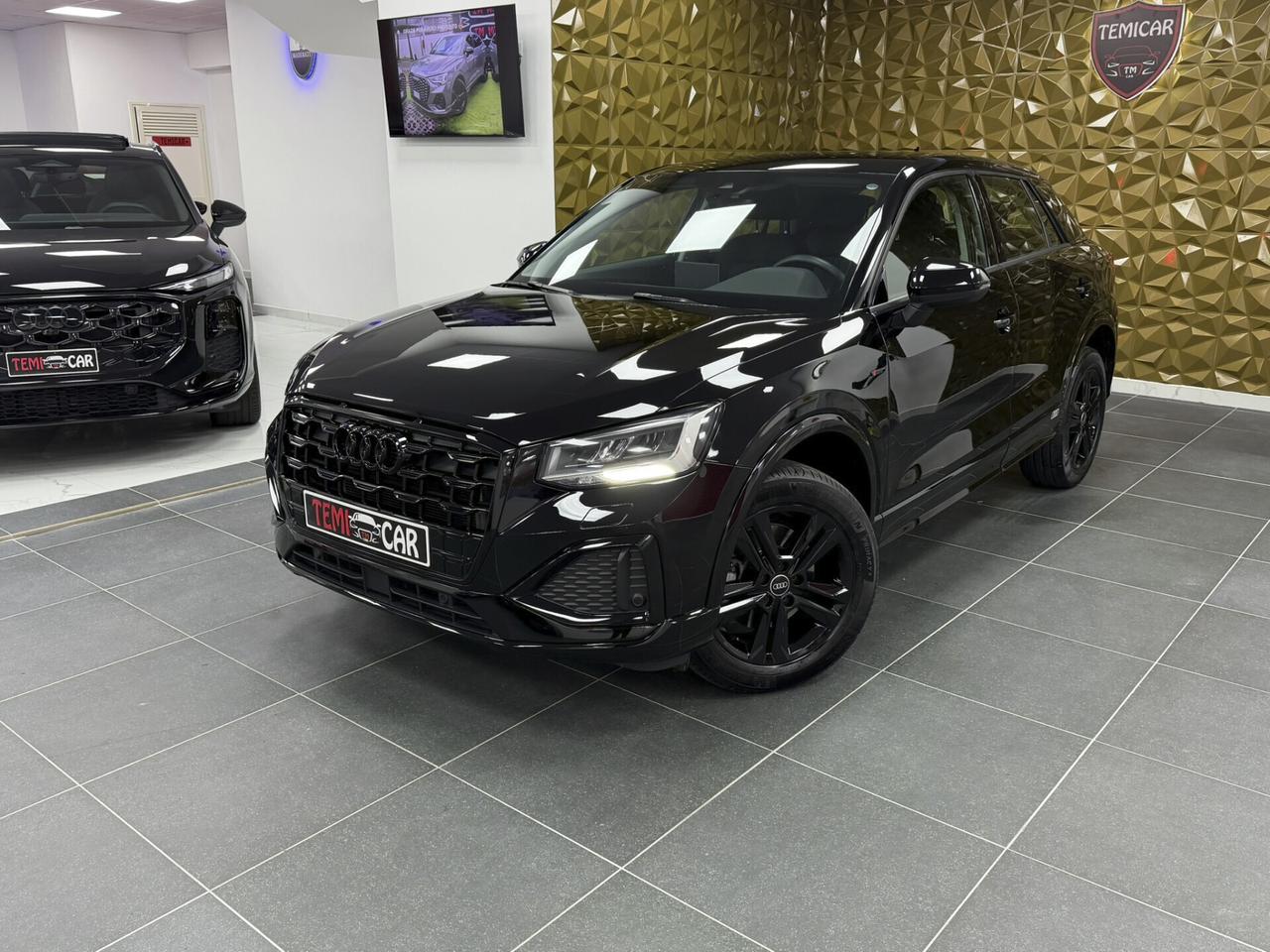 Audi Q2 35 TDI S-LINE S tronic Identity Black