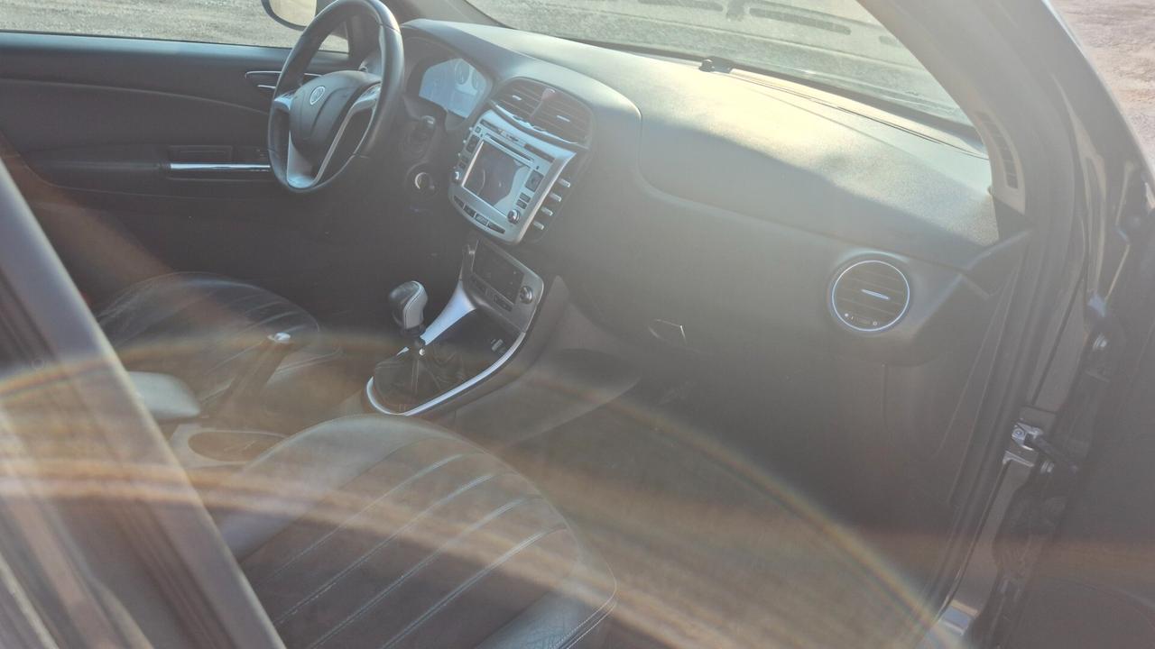 Lancia Delta 1.6 MJT DPF Gold