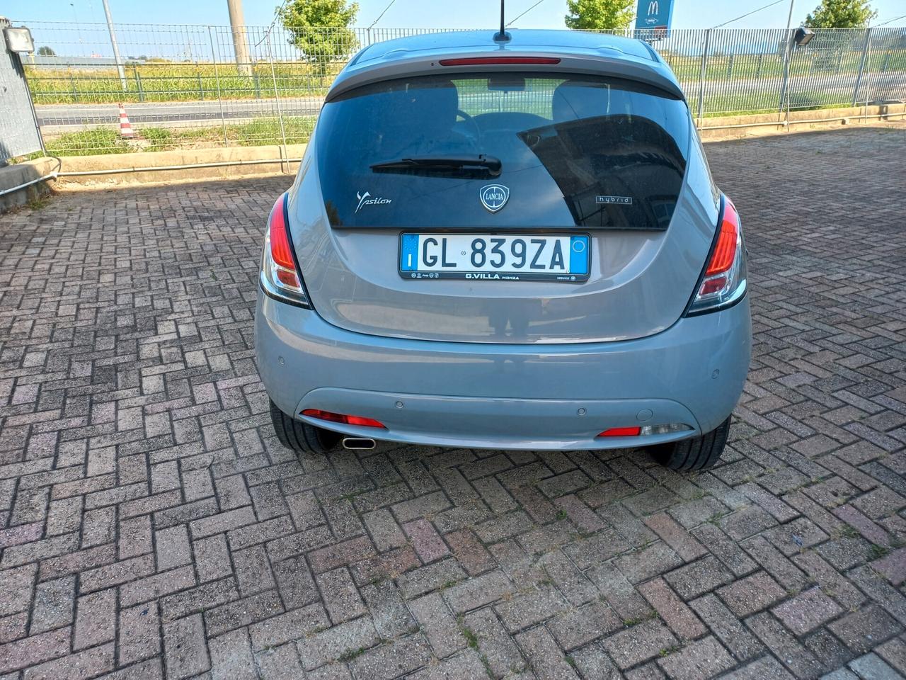 Lancia Ypsilon 1.0 FireFly Hybrid Alberta Ferretti km 7800 garanzia ufficiale