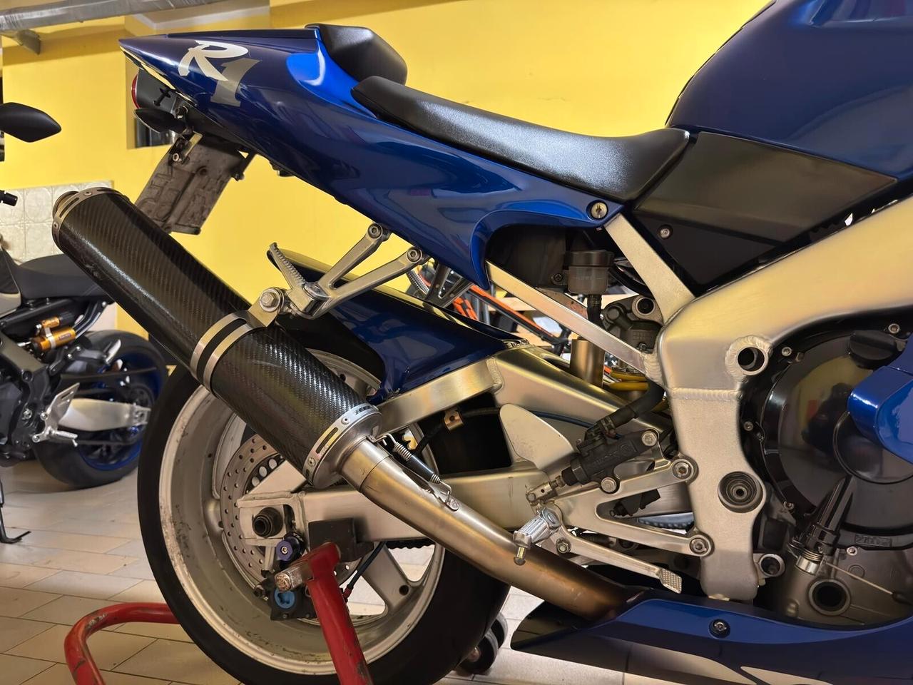 Yamaha YZF R1