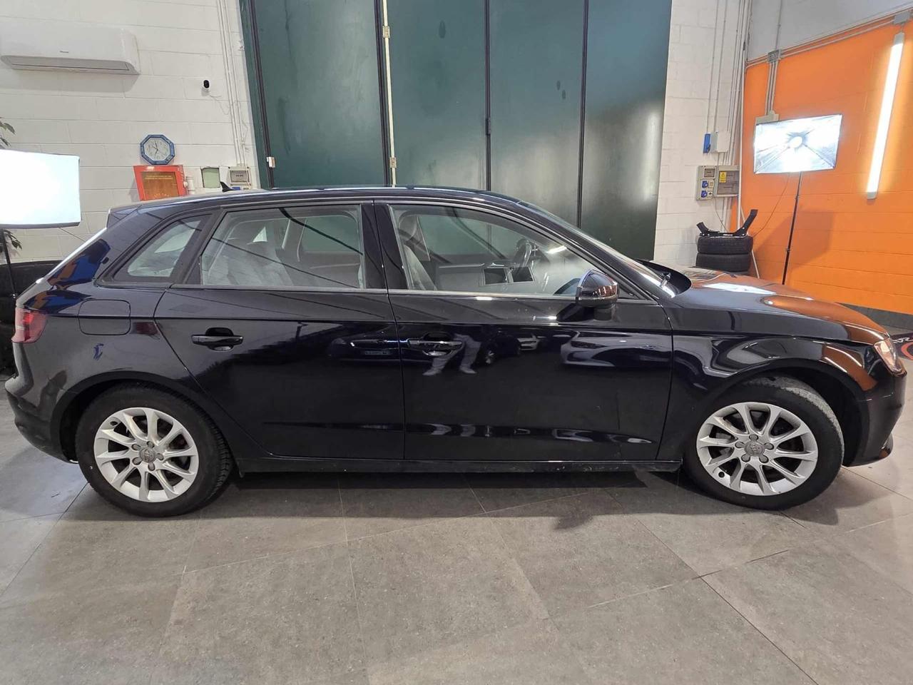 AUDI A3 SPB 1.6 TDI clean diesel Ambition