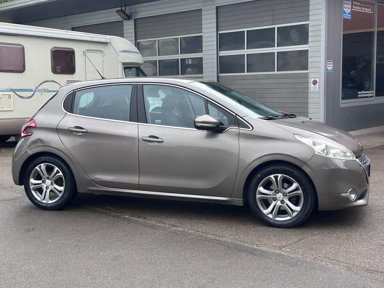 Peugeot 208 1.2 VTi 82 CV 5porte Allure Gpl