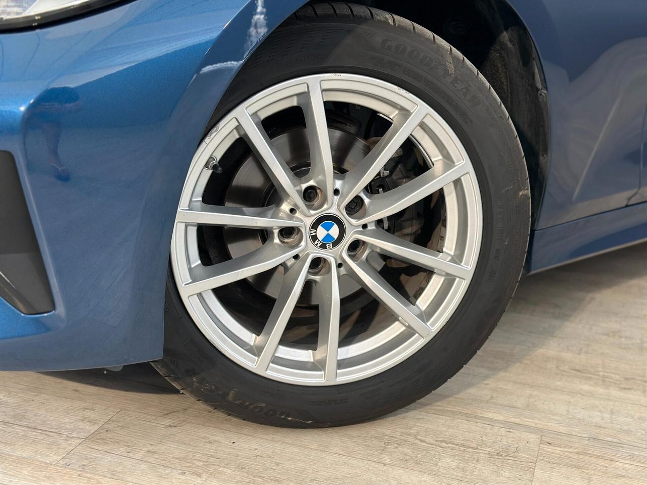 BMW 318d Touring MHEV Business Advantage auto