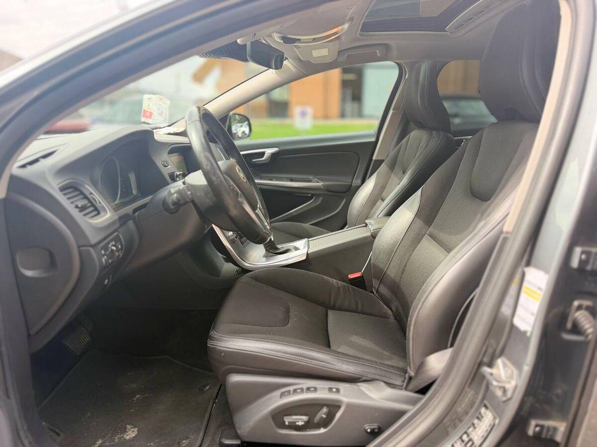 Volvo V60 Cross Country V60 c.country 2.4 D4 Business Plus awd geartronic