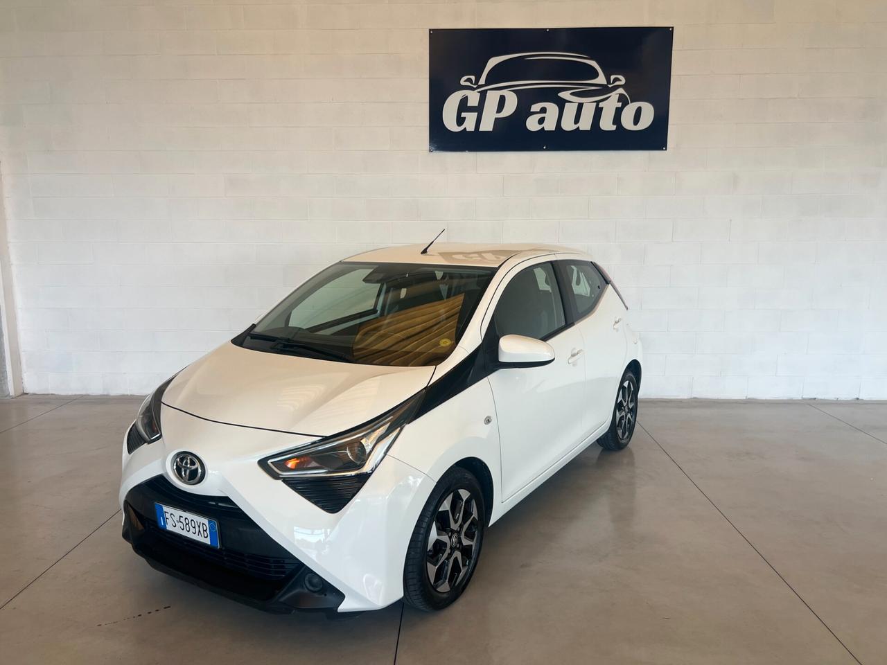 Toyota Aygo 1.0 VVT-i 72 CV 5 porte x-cool telecamera di retro ok neopatentati