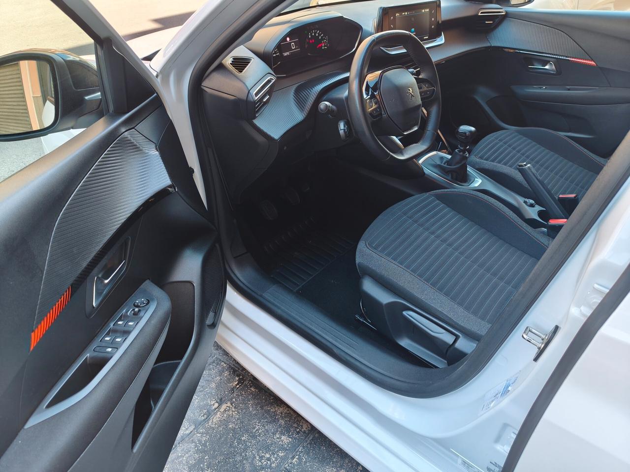 Peugeot 208 1.5 diesel 102 CV