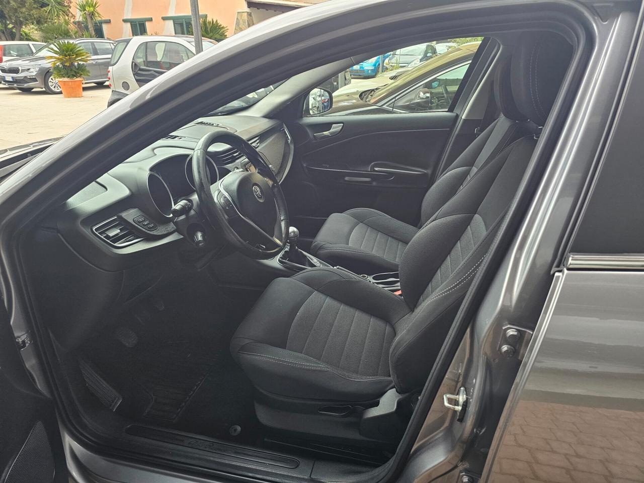 Alfa Romeo Giulietta 1.6 JTDm-2 120 CV Distinctive