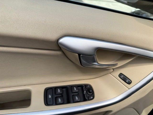 VOLVO XC60 D3 AWD Geartronic Momentum