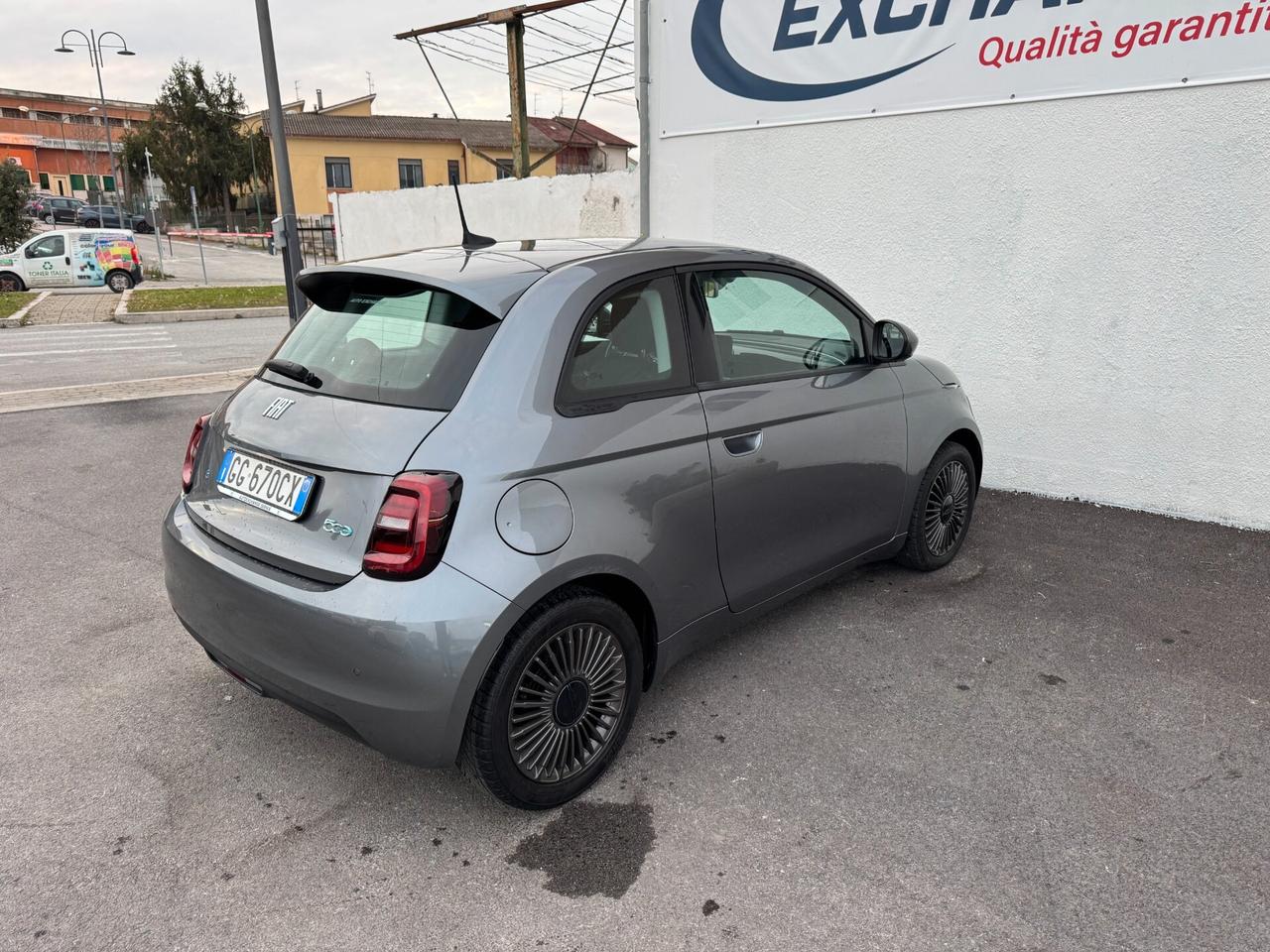 Fiat 500 500e Berlina 23,8 kWh Action