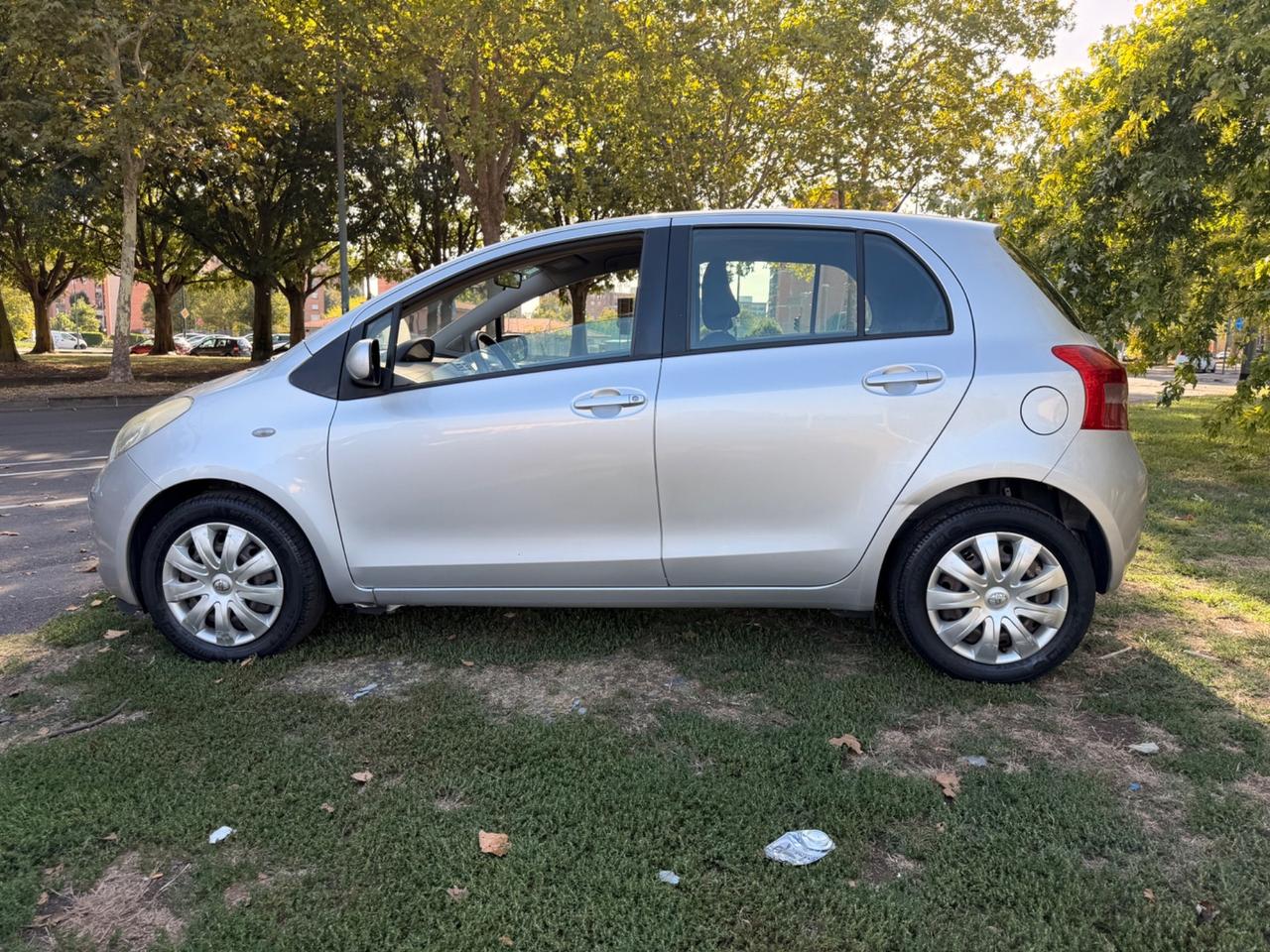 Toyota Yaris 1.3 Benz 5 porte Sol *OK NEO PATENTATI*