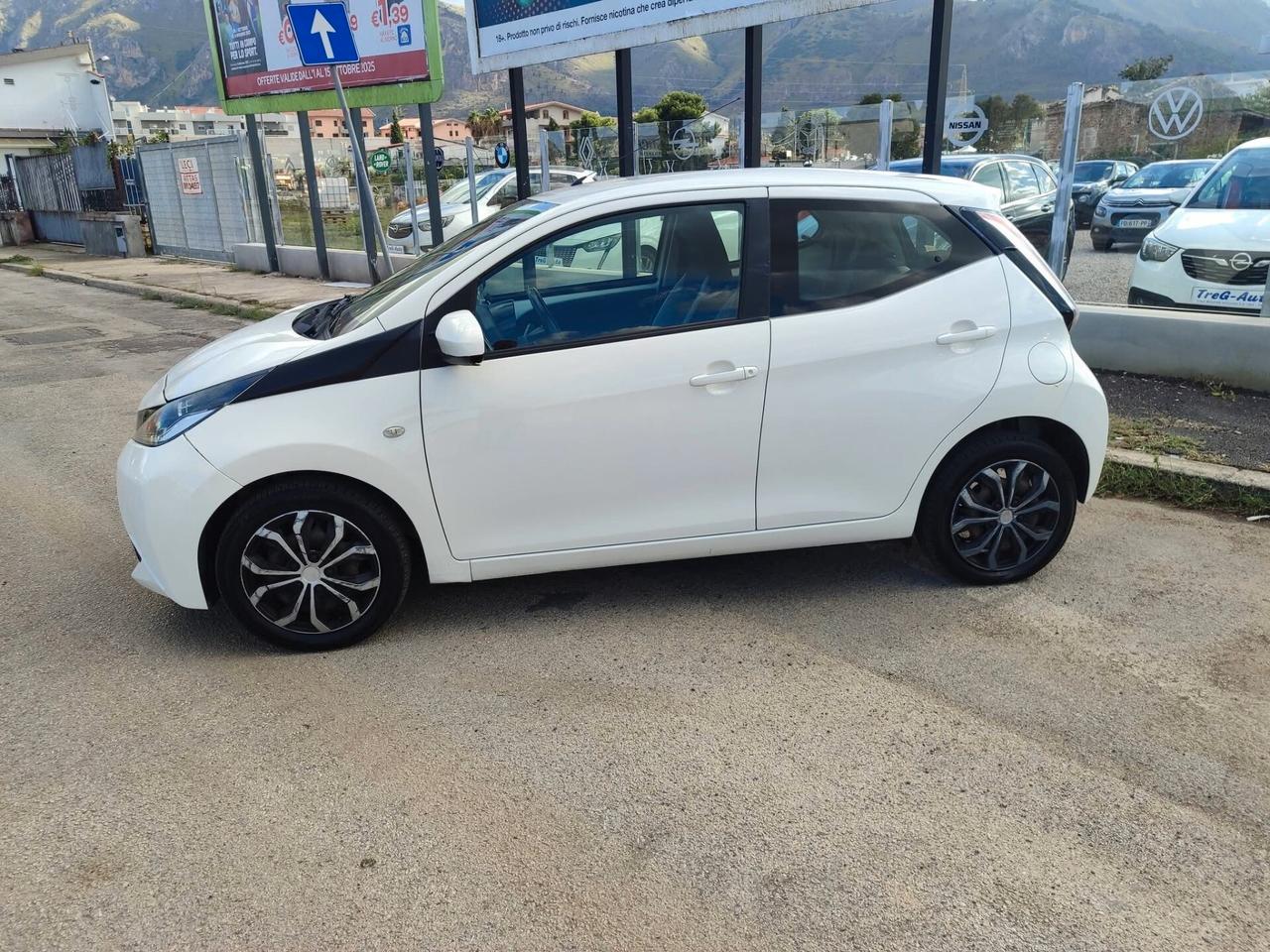 Toyota Aygo 1.0 VVT-i 69 CV 5 porte x-play