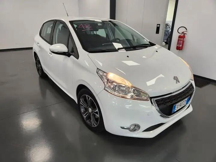 Peugeot 208 PureTech 82 5 porte Allure