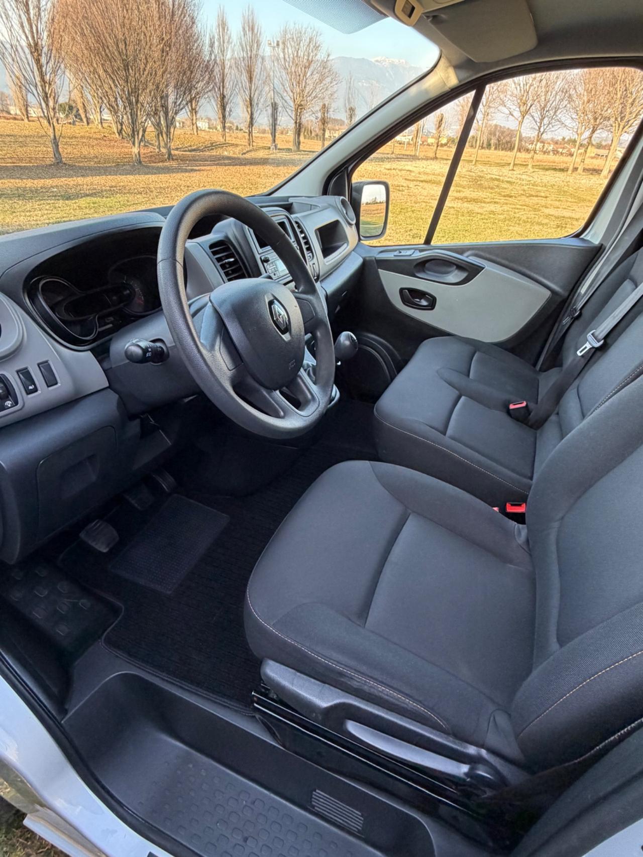 RENAULT TRAFIC 1.6 DCi 95 CV NEOPATENTATI Auto