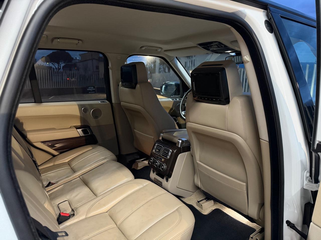 Land Rover Range Rover Vogue 3.0TDV6 black edition