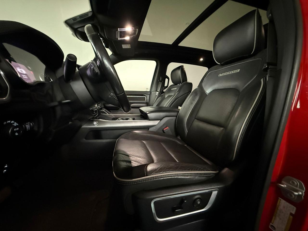 Dodge RAM 1500 5.7 V8 4x4 LARAMIE