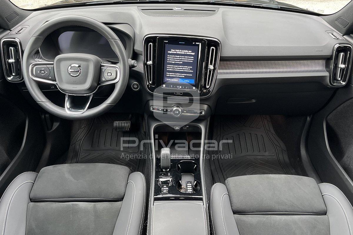 VOLVO XC40 B3 automatico Plus Dark