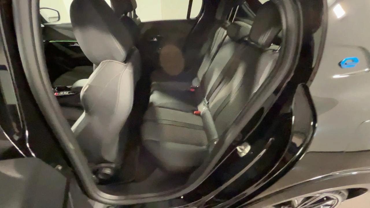 Peugeot 208 motore elettrico 136 CV 5 porte GT