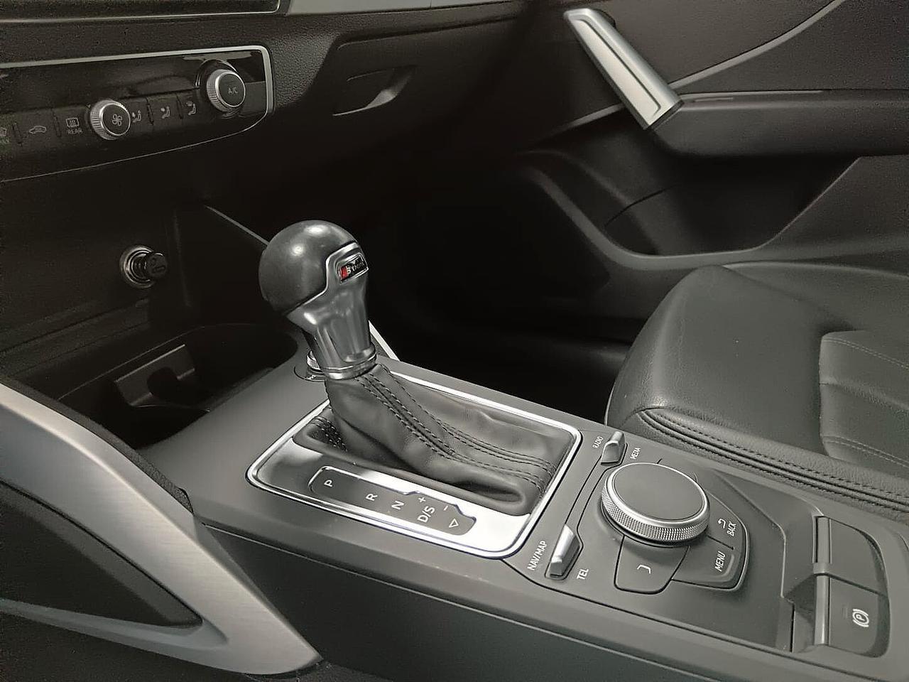 Audi Q2 30 TDI S line Edition