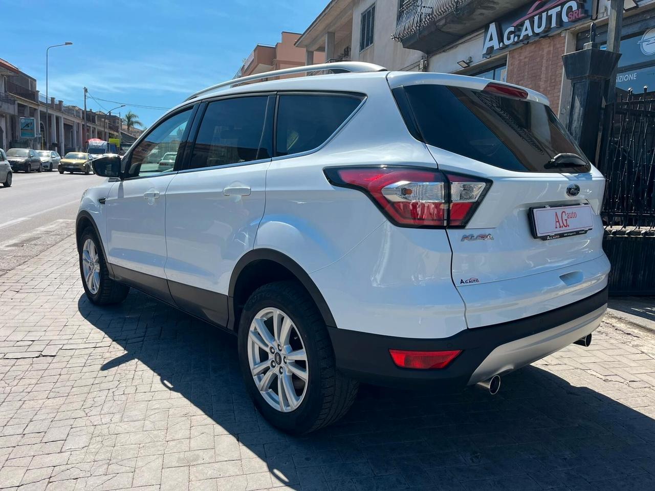 Ford Kuga 2.0 TDCI 120 CV S&S 2WD Powershift Business