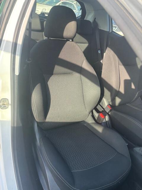 Peugeot 208 PureTech 82 5p. GPL Access