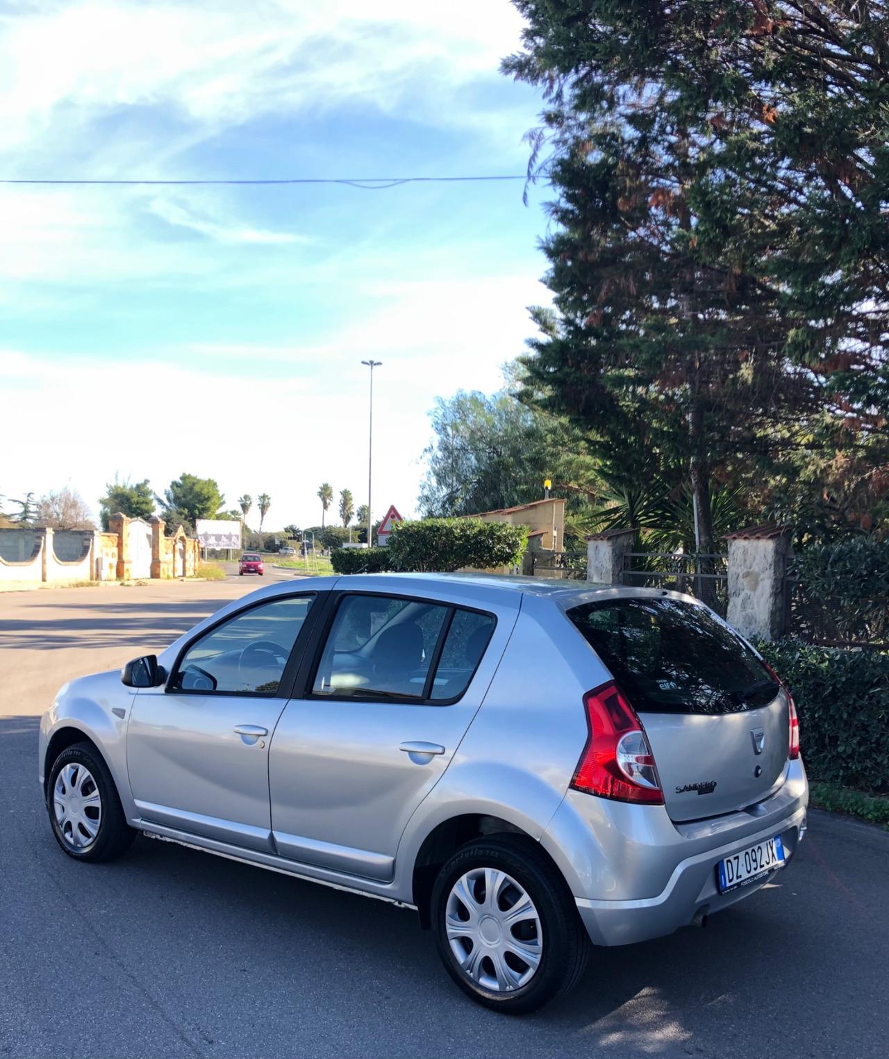 DACIA SANDERO 1.4 BENZINA/ GPL LAUREATE