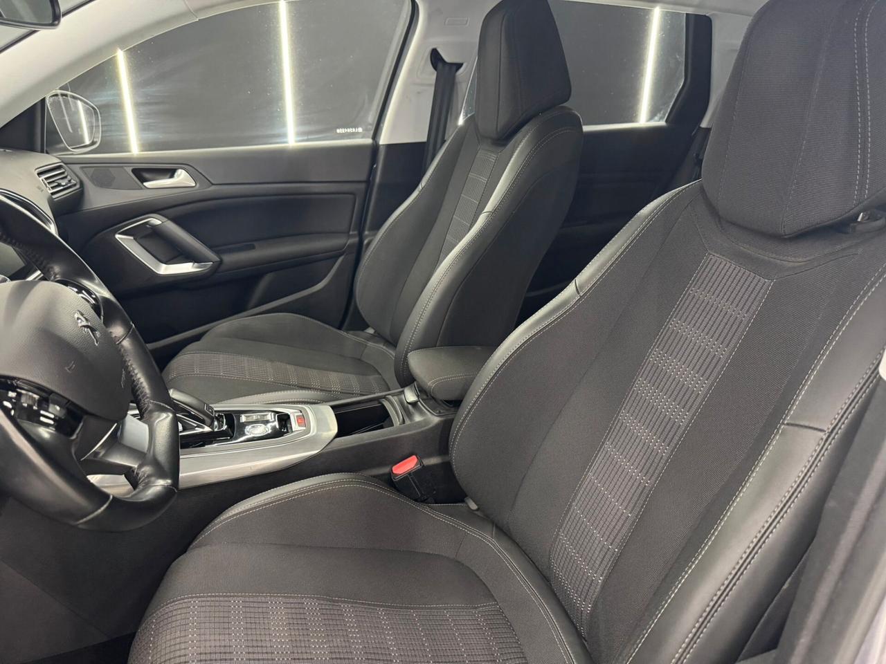 Peugeot 308 BlueHDi 130 S&S EAT8 Allure