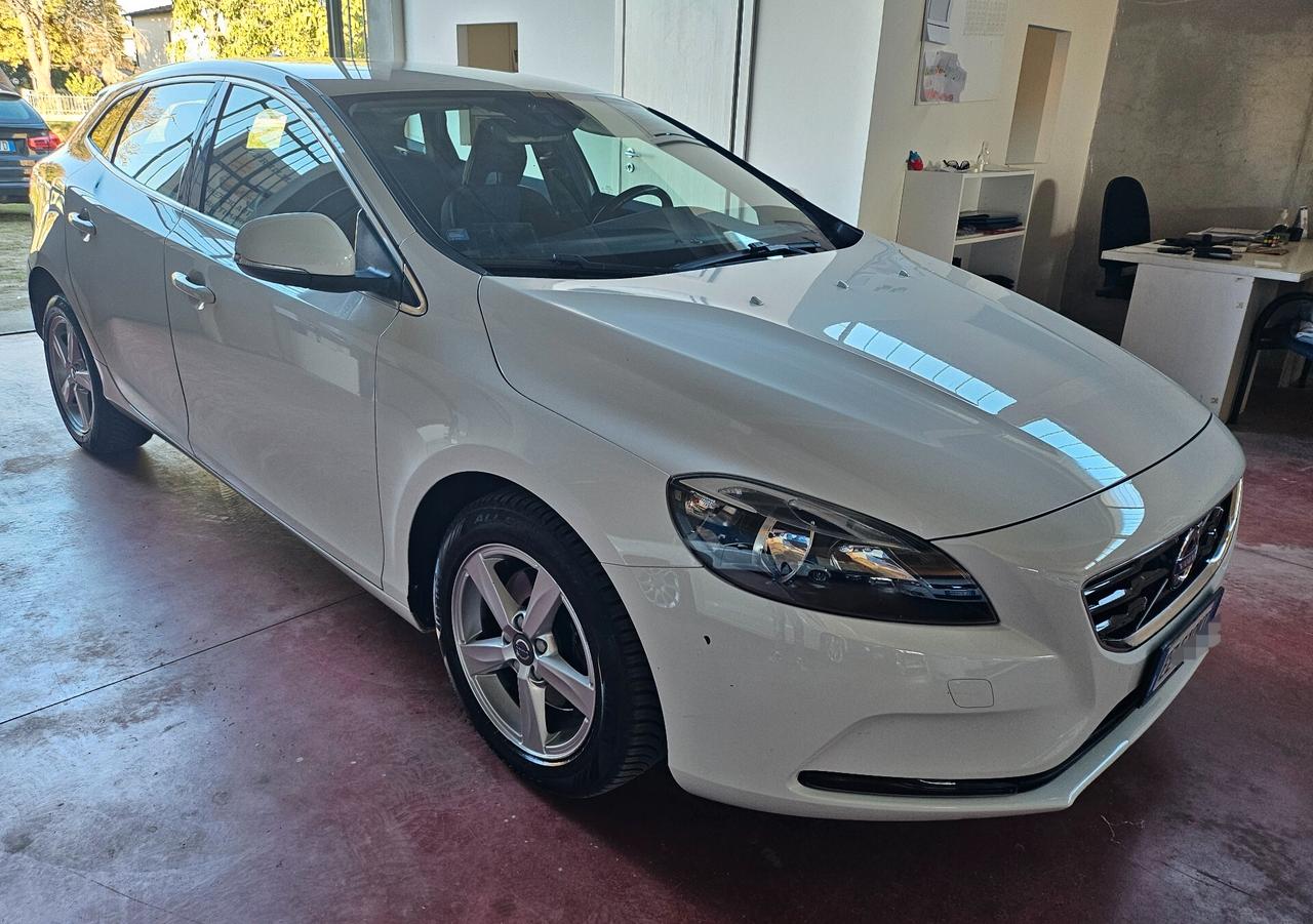 Volvo V40 D2 'eco' Momentum