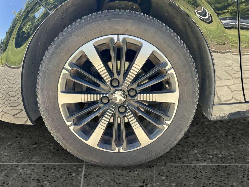 Peugeot 208 5p 1.2 puretech Signature s&s 82cv