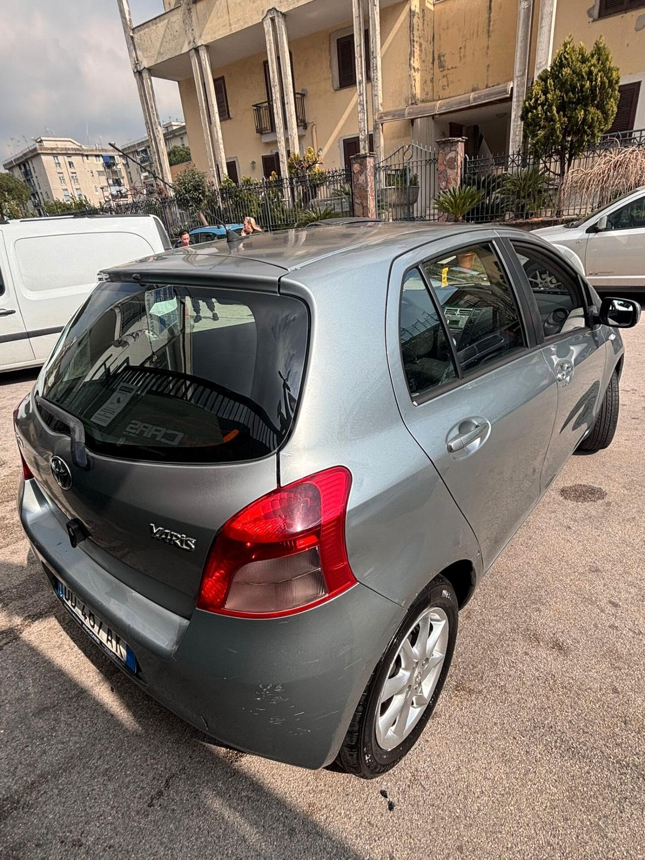 Toyota Yaris 1.0 5 porte Sol