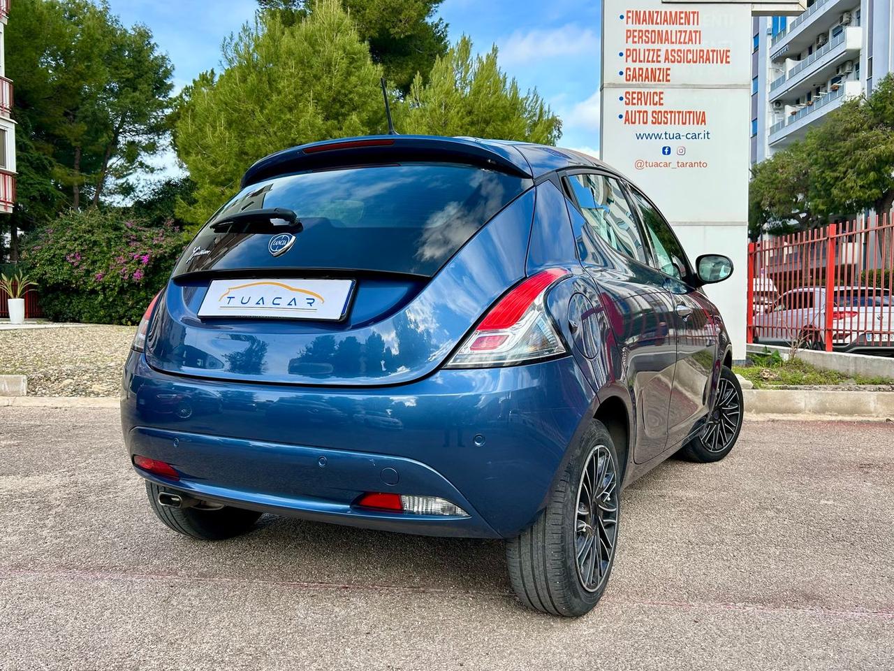 Lancia Ypsilon 1.2 LPG Silver