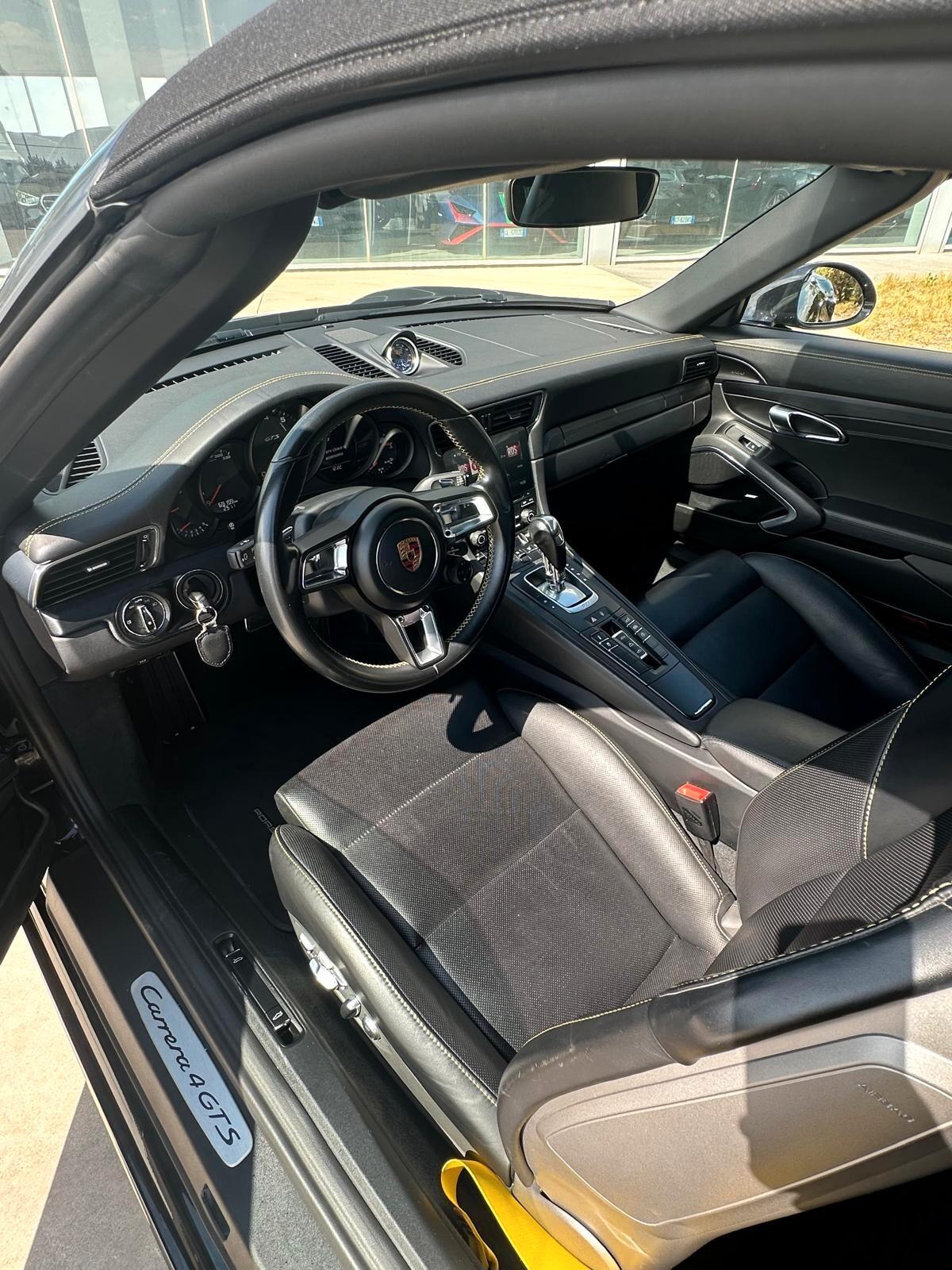 Porsche 911 3.0 Carrera GTS Cabriolet auto