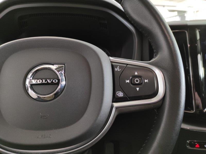 VOLVO XC60 B4 (d) AWD Geartronic Business Plus