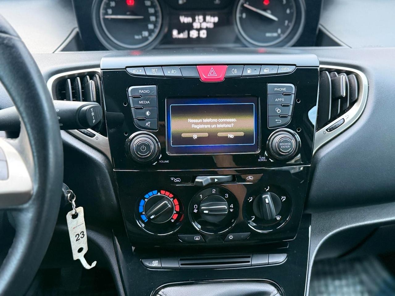 Lancia Ypsilon 1.2 Ecochic 69 CV GPL Gold