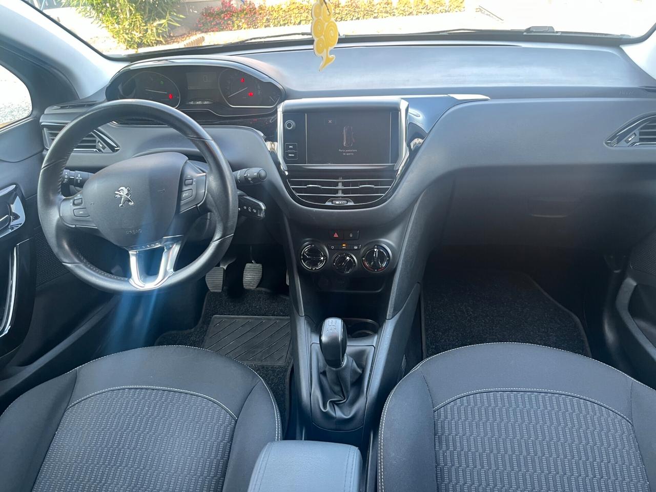 Peugeot 208 BlueHDi 01/2017 5 P **KM 88230**
