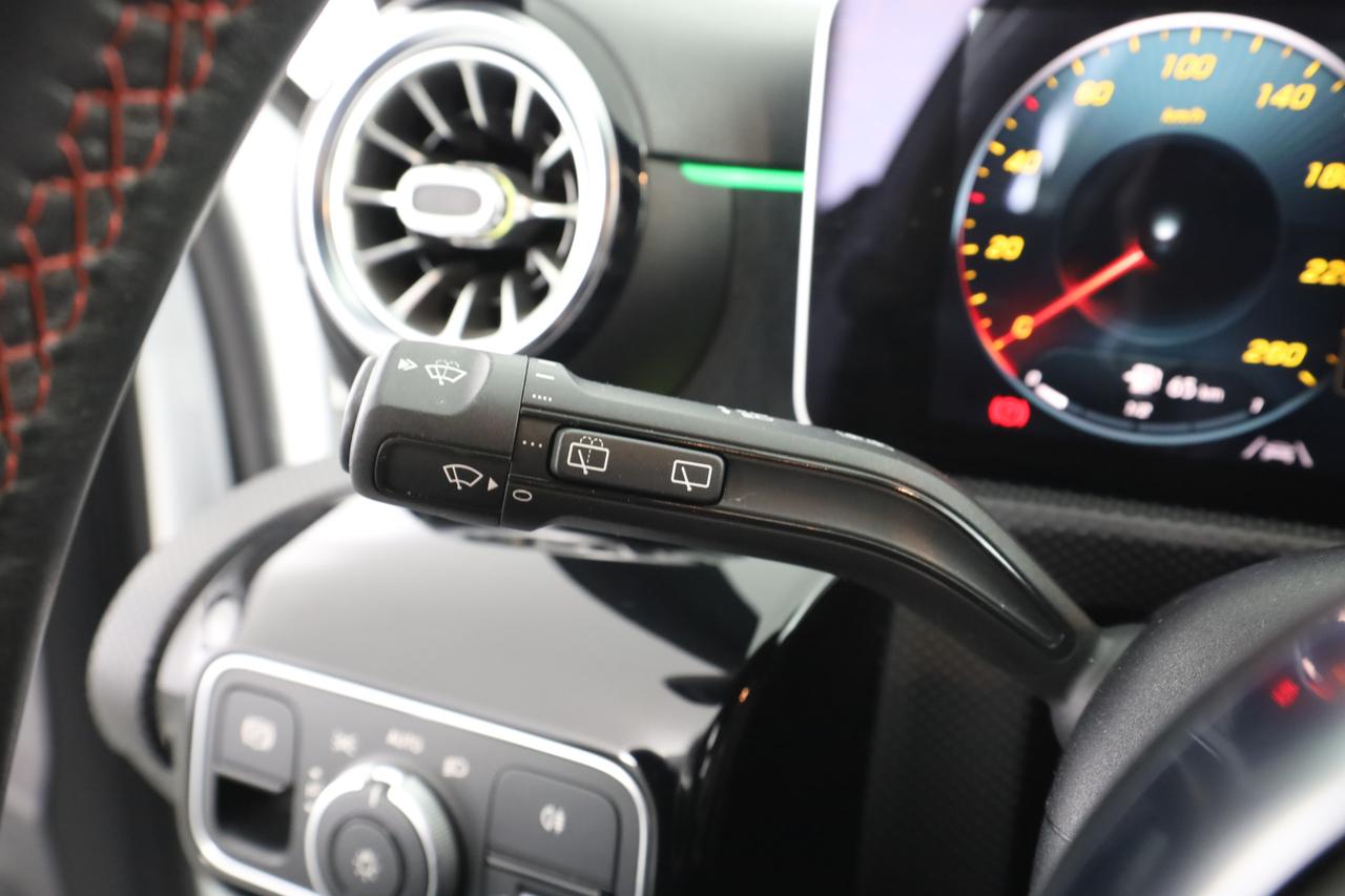 MERCEDES Classe A (W177) A 200 Automatic Premium