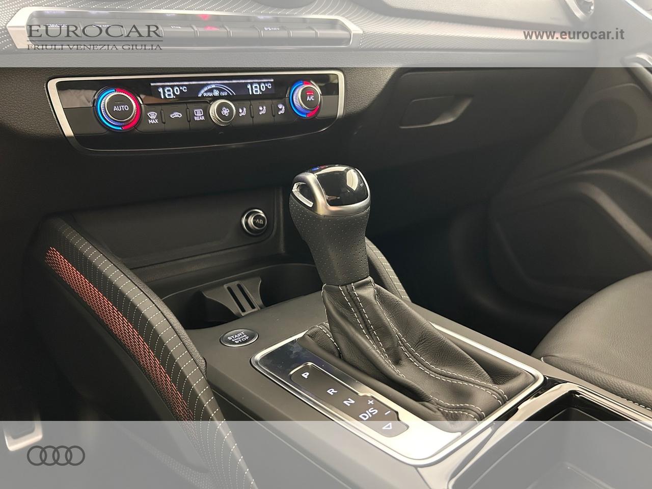 Audi Q2 35 1.5 tfsi identity black s-tronic