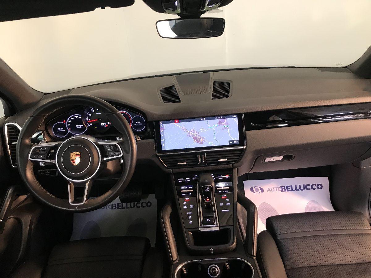 PORSCHE Cayenne 3.0 V6