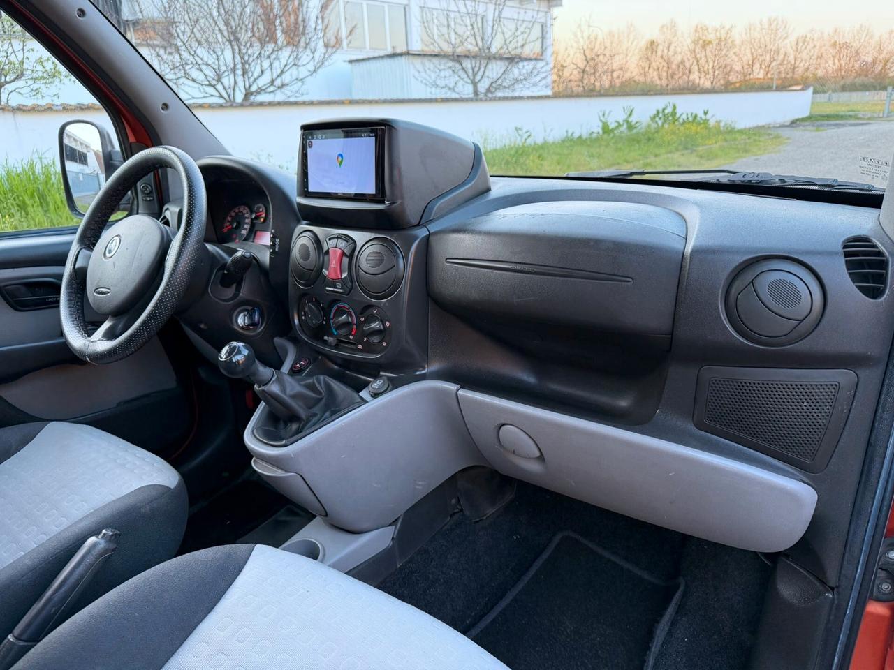 Fiat Doblo 1.9 MJT 105 CV Passo Lungo 5 posti