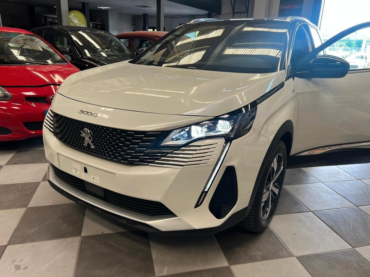 Peugeot 3008 KM 0 GT LINE Hdi 130 S&S EAT8 ( automatica)