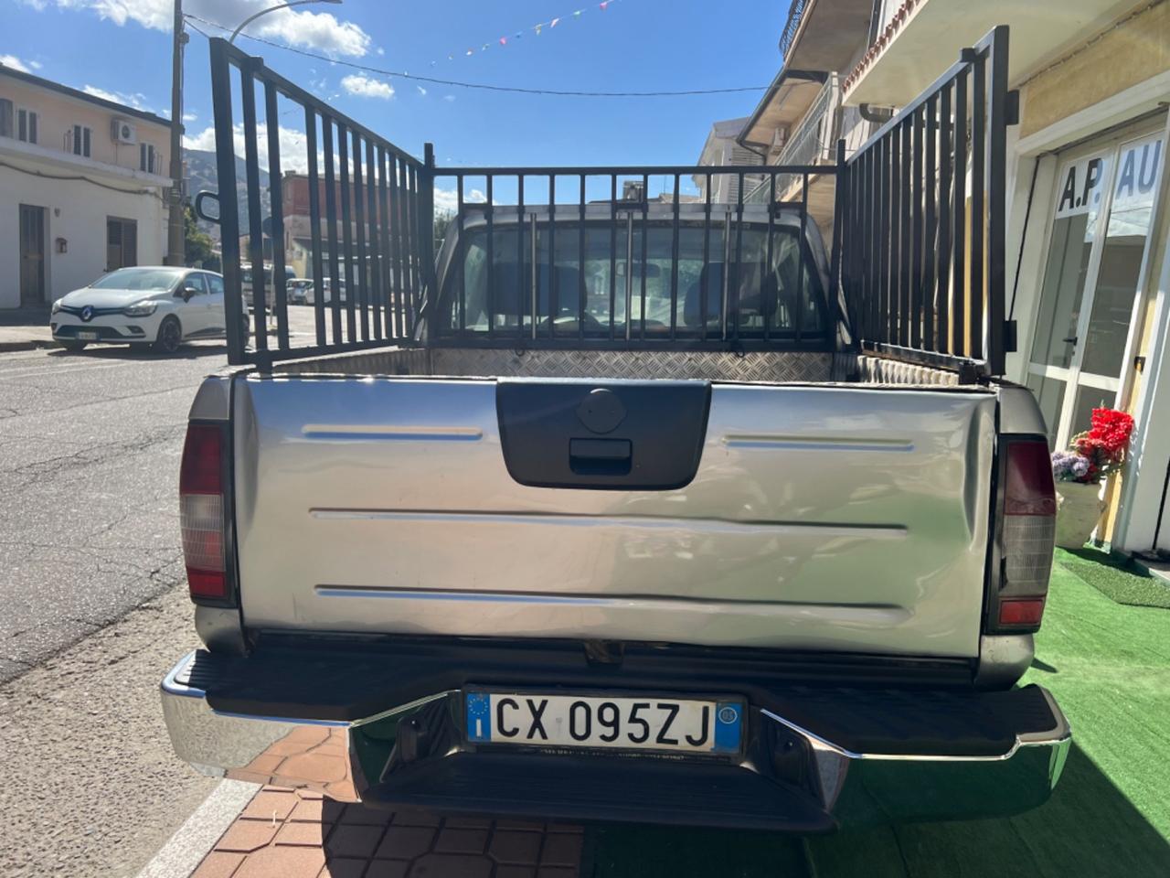 Nissan Navara 2.5 dCi 4 porte Double Cab LE