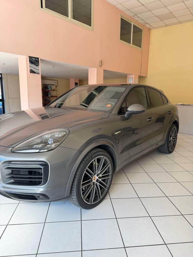 Porsche Cayenne Coupé 3.0 V6 E-Hybrid