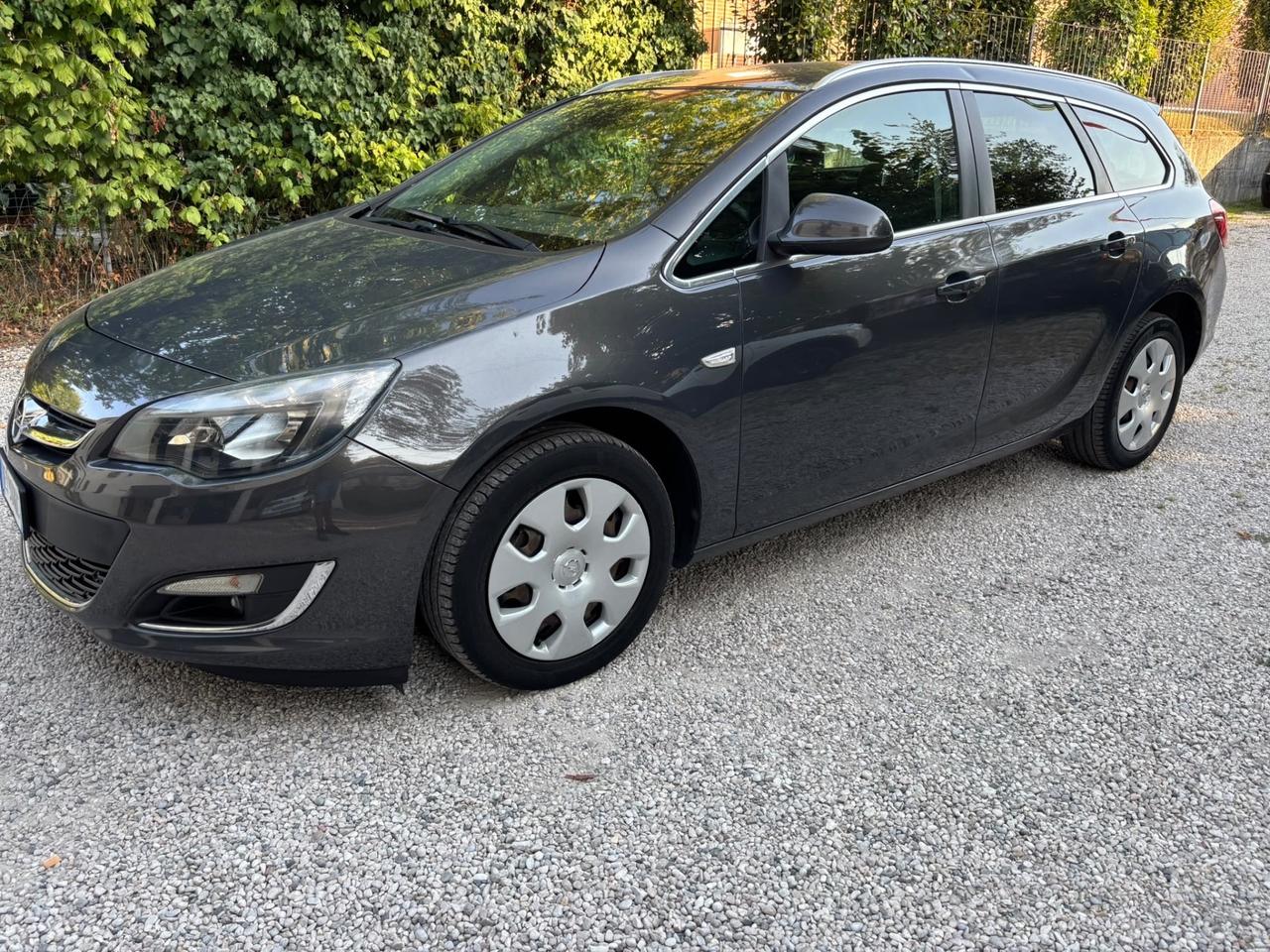 Opel Astra 1.4 benzina GPL Sports anno 2015